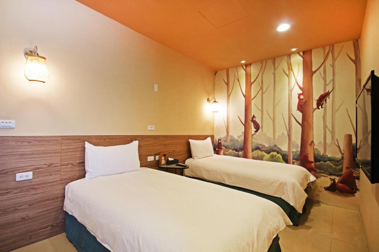 Fun Trip - Little Castle & Oscar B&B Taitung Екстериор снимка