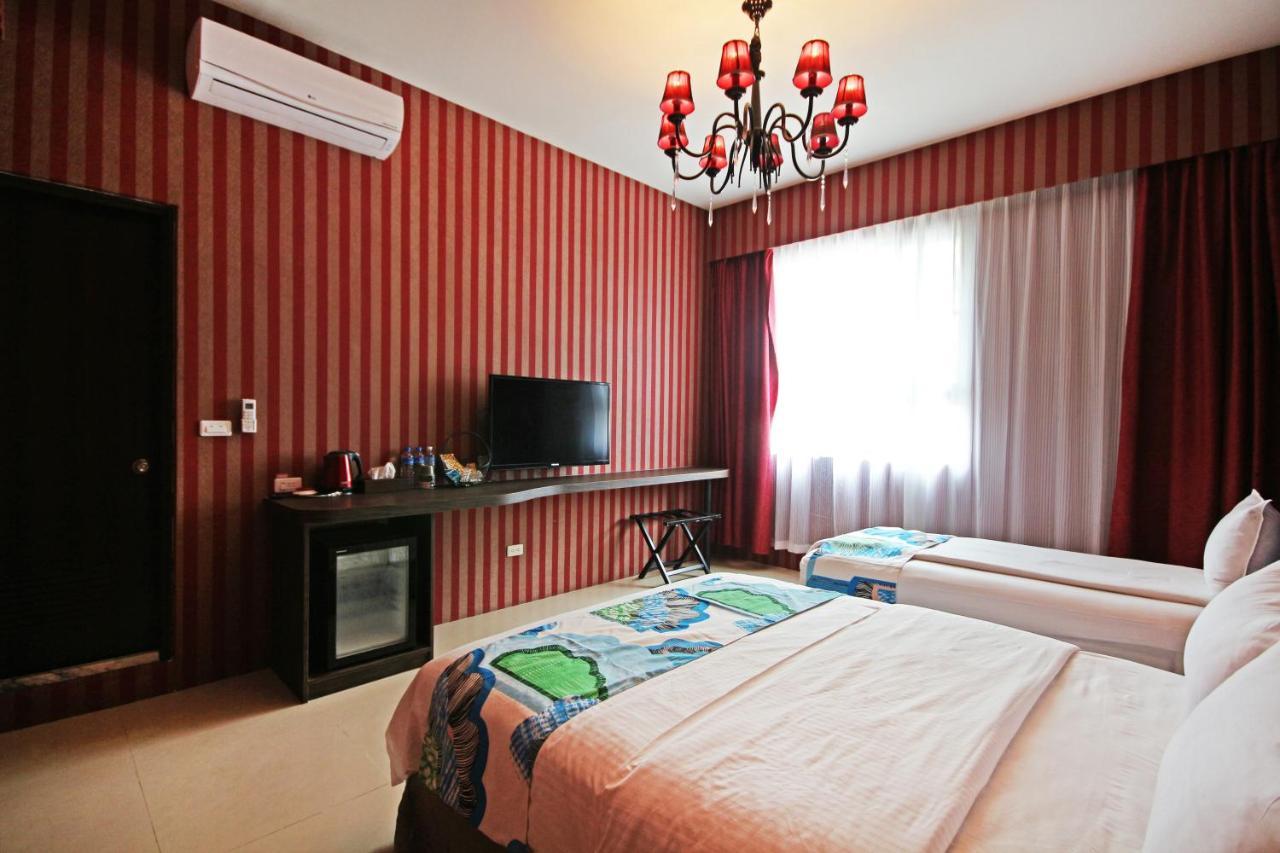 Fun Trip - Little Castle & Oscar B&B Taitung Екстериор снимка